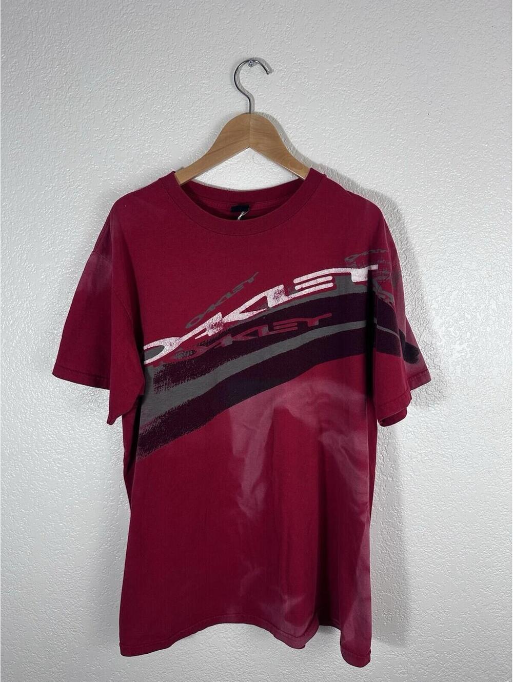 Oakley Graphic T-Shirt Red Spell Out Logo – Size Large
